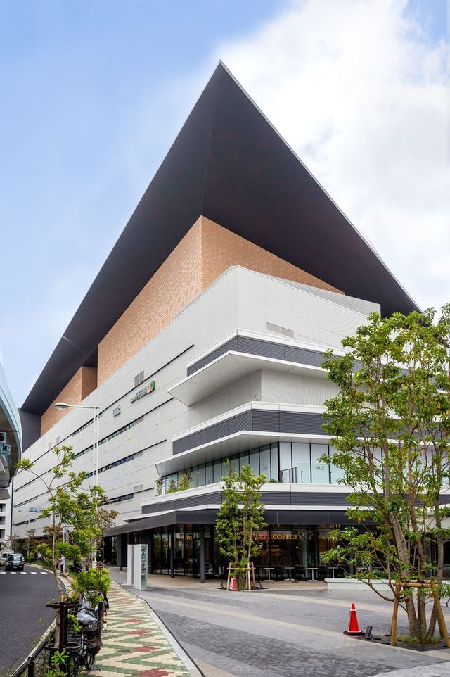 JR東日本四季劇場［春］［秋］外観写真