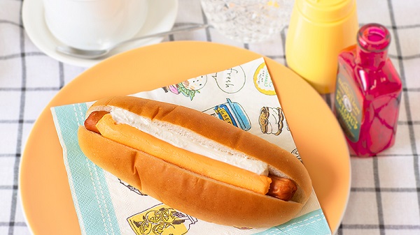 チーズドッグ（税込108円）