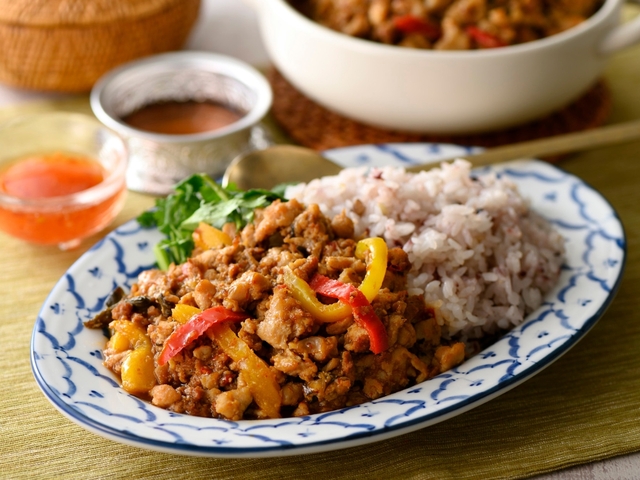 「ガパオライス」【ニラックスブッフェが「行ったつもりでアジアンフェア」開催】