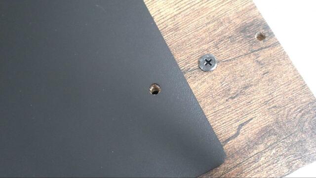 【ニトリ カラボ用マグネットがつけられるプレート】カラボと穴を合わせて位置調整