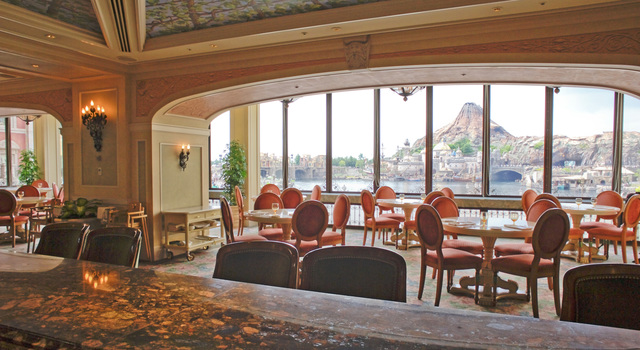 ベッラヴィスタ・ラウンジ店内