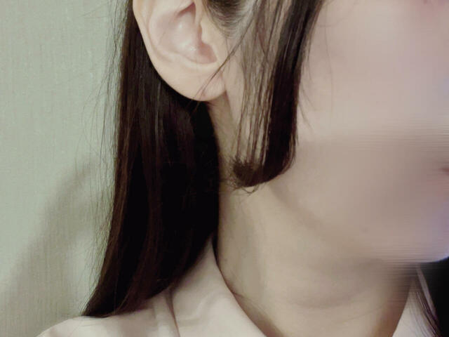 顔まわりの姫カットも私物のアイロンで癖づけしてみました。ストレートになるか？