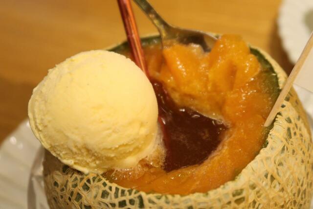 【BEB5土浦】メロンまるごとクリームソーダ　赤肉タイプはメロンイベント期間限定