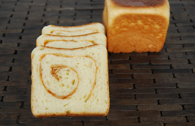 麺麭食礼賛by recette/姫様の生食パン キャラメルアーモンド