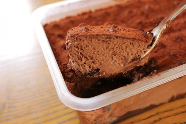 【ロピア　魅惑のチョコムースケーキ　1個　777円】ムースはなめらかな食感