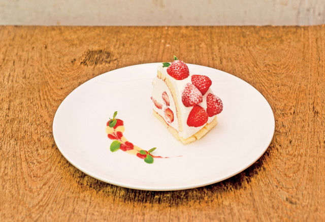 A to Z cafe【東京・表参道】いちごのズコット980円