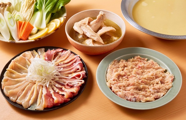 塚田農場特製 黄金スープの濃厚白湯地鶏鍋