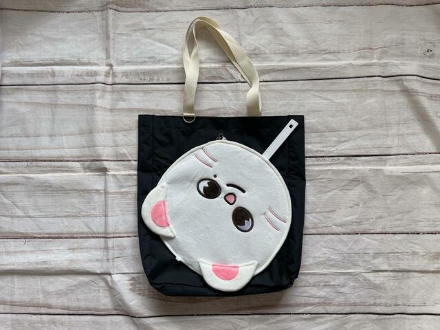 うちわも楽々収納可能なので推し活にぴったり！