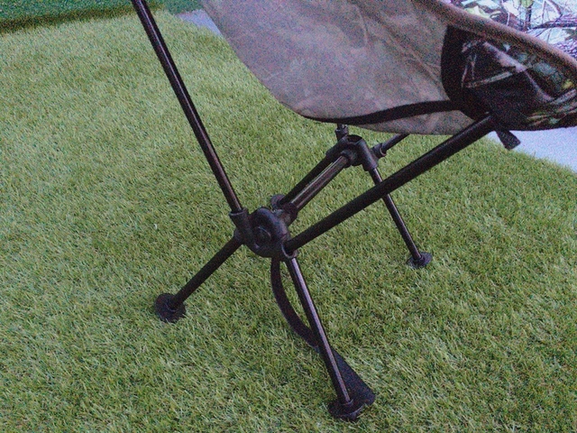 【ワークマン アルミローチェア】一瞬で組み立てられます