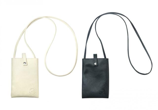 「（非売品）ペコちゃんオリジナルスマホポーチ（オフホワイト／ブラック）」【「いっしょに！Smile Switch！遠征！スマイルスイッチ部！」が札幌に上陸】