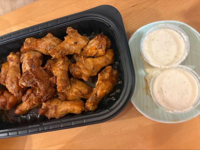 【コストコ バッファローチキン】チキンとディップを並べるだけでこの満足感♪そのまま食卓に出せて時短にも!