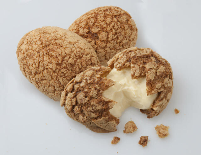 「恐竜のガリガリたまごシュー」＜価格：270円（税込）＞【【ビアードパパ】「恐竜のガリガリたまごシュー」に“クレヨンしんちゃん限定コラボカード”付きセットが出るゾ！】