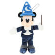 ぬいぐるみバッジ 2,500円｜東京ディズニーランド開園42周年「ミッキーのフィルハーマジック」グッズ｜販売店舗：東京ディズニーランド「キングダム・トレジャー」｜発売日：2025年4月15日（火）