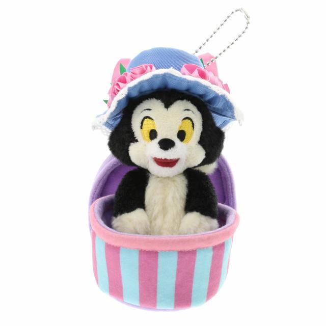 ぬいぐるみバッジ 2200円｜高さ約13.8cm｜東京ディズニーリゾート・アプリ、ギャグファクトリー／ファイブ･アンド･ダイム