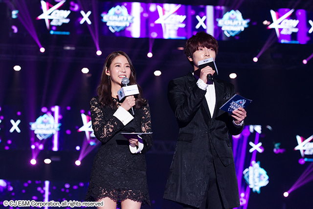 MC　スンヨン＆ユナク　『KCON 2016 Japan』4月10日＠幕張メッセ国際展示ホール7,8ホール