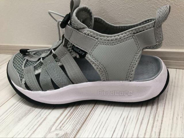 【ワークマン フィールドサンダルアドバンス】サイドについた反射板があるから夜道も安心