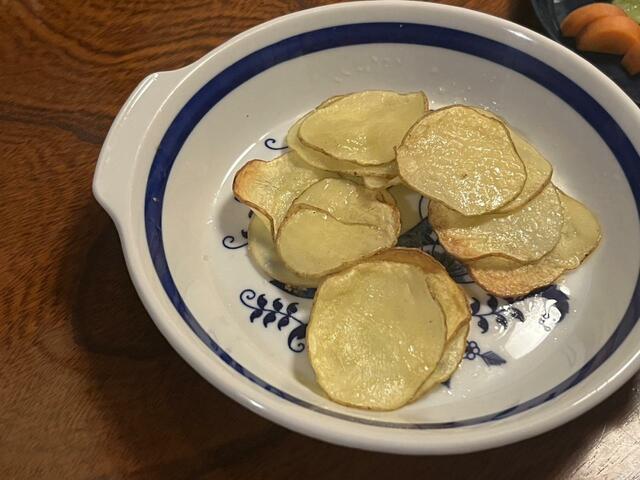 【ニトリ　ノンオイルフライヤー　ポテトチップス】パリッとしたところがありつつも全体的にしなっとした仕上がりに