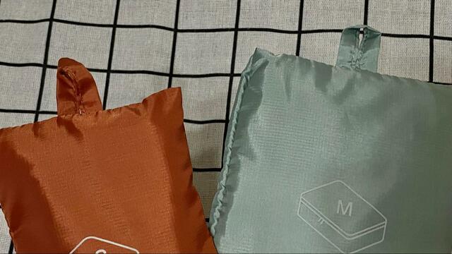 【無印良品　ポリエステルたためる仕分けケース】カラーはオレンジとグリーンを選びました