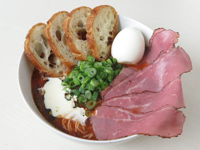 ラーメンダイニング Jingu