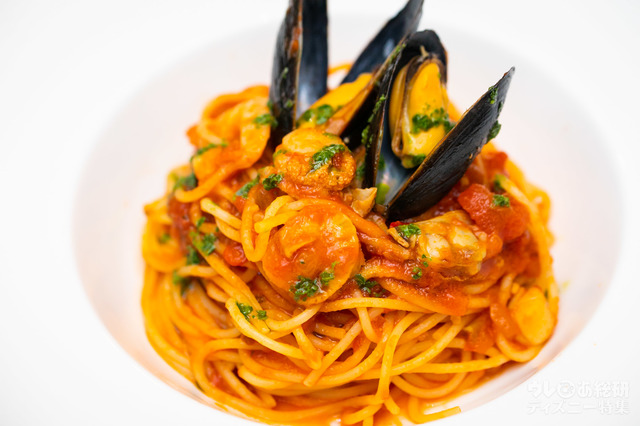 東京ディズニーリゾート35周年“Happiest Celebration!”グランドフィナーレ スペシャルコース 2,480円｜東京ディズニーランド「イーストサイド・カフェ」