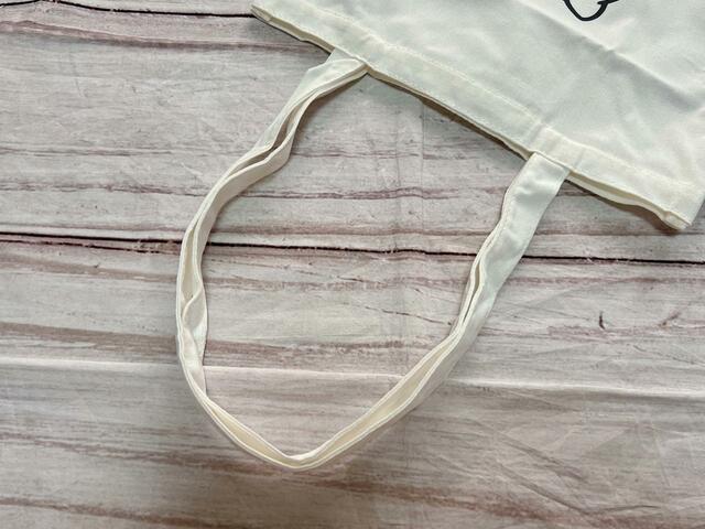 持ち手の長さは長めなので肩がけも楽々できますよ♪