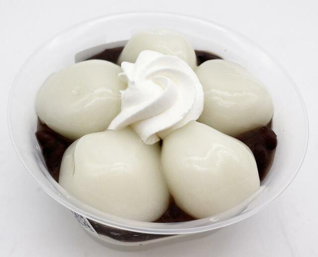 【十勝産小豆使用 大きな白玉ぜんざい】セブン-イレブンの「白玉ぜんざい」ととよく似たビジュアルです
