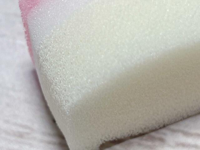 3段目は泡立ちと水切れが良い膜なしウレタン層（抗菌）