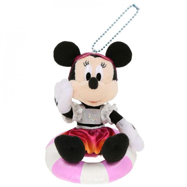 ぬいぐるみバッジ 2,500円｜東京ディズニーリゾート「SuiSui Summer」グッズ｜発売日：2024年6月13日（木）｜販売店舗：東京ディズニーランド「グランドエンポーリアム」、東京ディズニーシー「ガッレリーア・ディズニー」