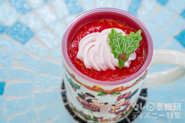 ストロベリー＆ミルクムースケーキ、スーベニアカップ付き｜¥850