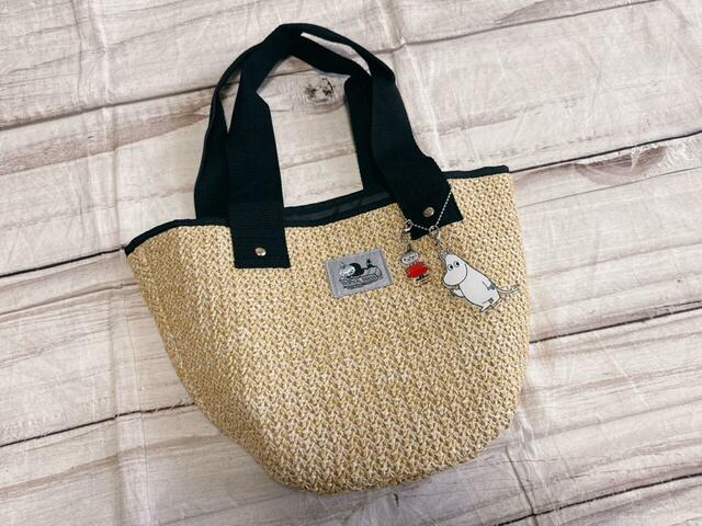 セットのチャームをつけるとかわいさマシマシに!