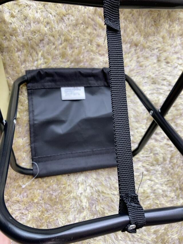 【ダイソー 背もたれがないDAISO（ダイソー）レジャー椅子】気軽に持ち運べる椅子