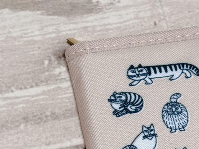 素材はポリエステル