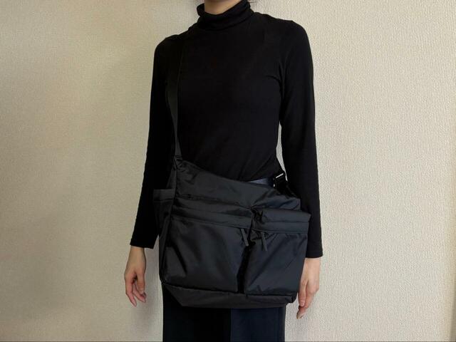 【UNIQLO マルチポケットショルダーバッグ】斜め掛けでも使えるので重い荷物を入れてもラクちん♪