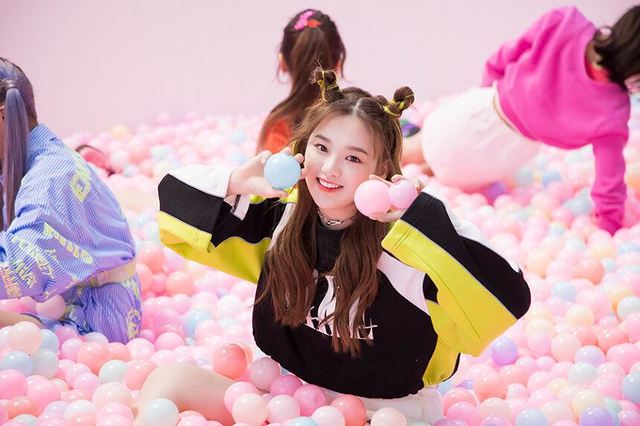 NiziU ロッテ「Fit’s」テレビCMメイキング写真