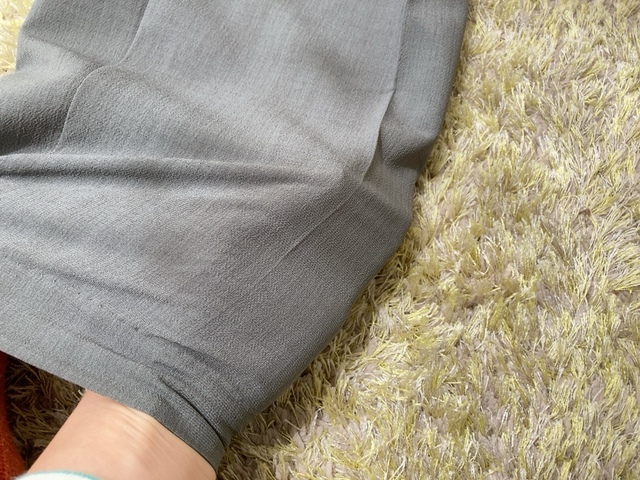 【ワークマン シャリテック(R)強撚糸イージーパンツ】ほどよいストレッチ性もあります