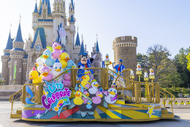 「クワッキーセレブレーション★ ドナルド・ザ・レジェンド!」のようす【「ディズニー・パルパルーザ“ドナルドのクワッキー・ダック！ダック！ダックシティ！”」】