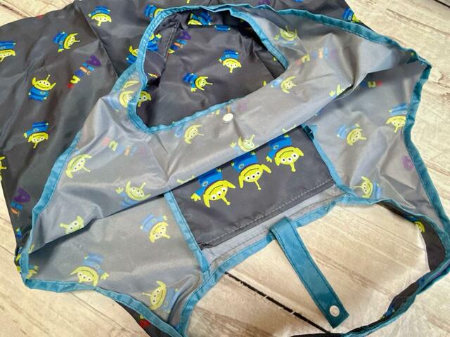 内側にはポケットが1つついています