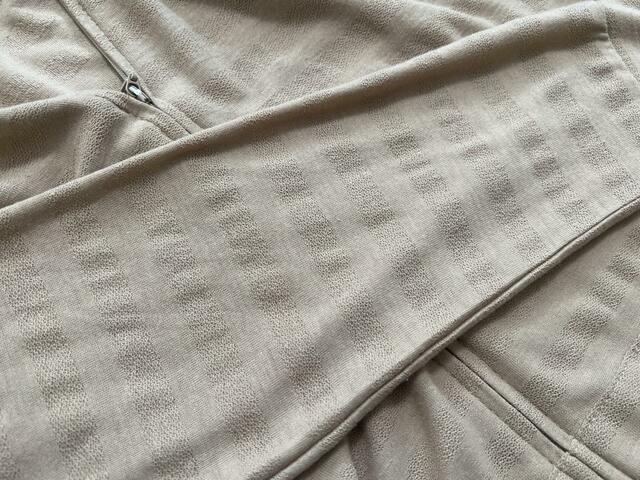 【ファッションセンターしまむら UVボーダーZIPPK】シワができやすい袖の部分も特にシワや型崩れもなし