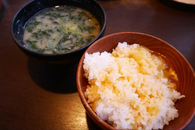 【びっくりドンキー 卵かけご飯】やさしい味のお味噌汁