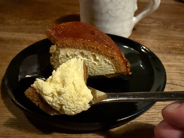 【コメダ珈琲店 ごちそうカスタード】とろりとしたカスタードがまるでプリンのような味わい
