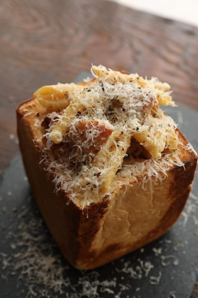 一斤器のペンネカルボナーラ