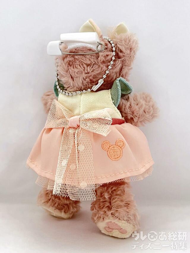 「ダッフィー&フレンズのフロム・オール・オブ・アス」ぬいぐるみバッジ