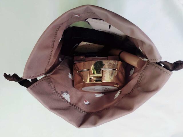 コスメもたっぷり収納できる