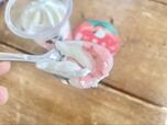 【ファミリーマート　たべる牧場いちご】あっさり風味のいちごアイス