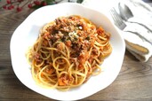 【〈塩分ハーフ〉ぐっち夫婦レシピ：味噌ボロネーゼ】調理例