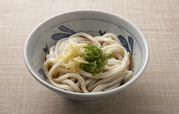 ぶっかけうどん（280円）も3玉までうどん増量可能！