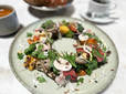 季節のリースサラダ 1,600円色とりどり、贅沢な旬のお野菜やフルーツがたっぷり！