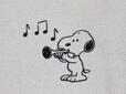 ラッパを吹くスヌーピー。かわいい〜!