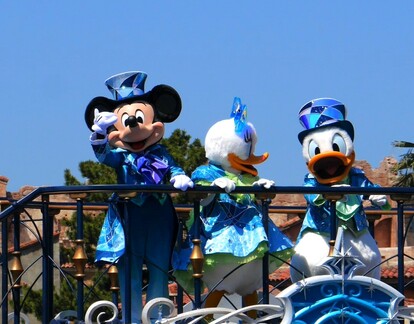キーワードは”ジュビリーブルー”！「東京ディズニーシー25周年」を