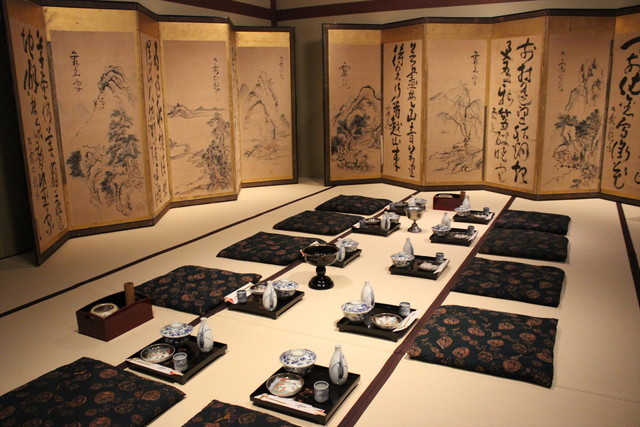 大ニセモノ博覧会／立派な茶室に飾られた書画、これもすべて…